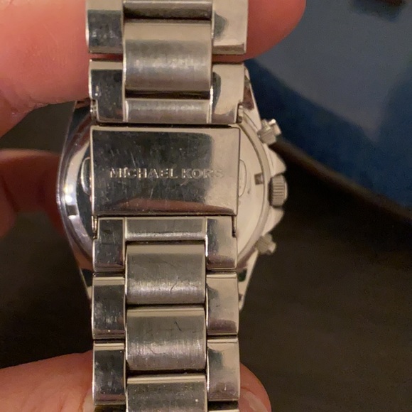 Michael Kors silver watch - Picture 3 of 4